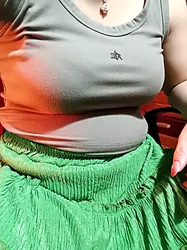 Snapshot of Tasu774 chatting on 02-10-26, 02:04 Tasu774 online show from 02-10-26, 02:04