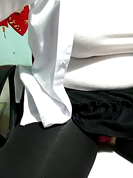 Snapshot of Tasu774 chatting on 03-03-26, 11:43 Tasu774 online show from 03-03-26, 11:43