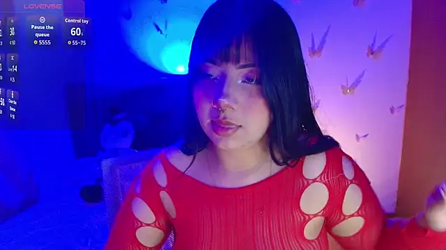 Snapshot of annie-russel chatting on 12-18-25, 03:23 annie-russel online show from 12-18-25, 03:23