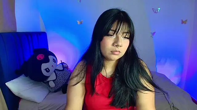 Snapshot of annie-russel chatting on 03-25-26, 02:06 annie-russel online show from 03-25-26, 02:06