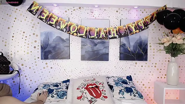 Emily Vaughan online show from 10-20-25, 03:29