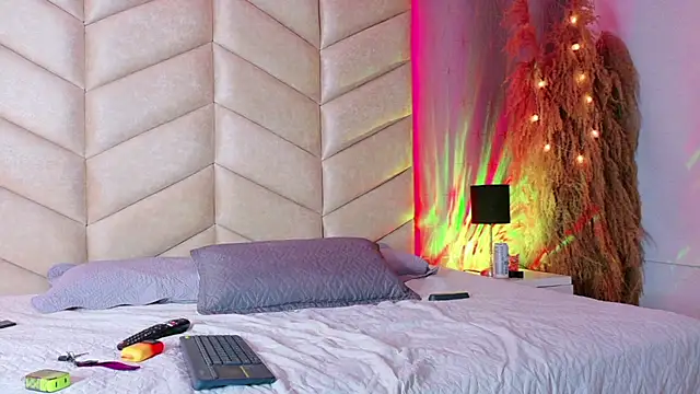 samiradoll online show from 12-22-25, 03:14