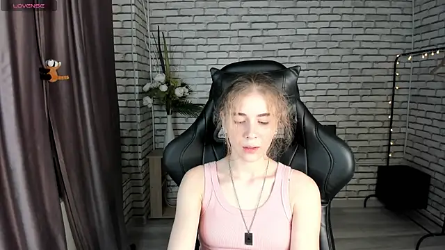Snapshot of sunn_shine chatting on 09-29-25, 01:38 sunn shine online show from 09-29-25, 01:38