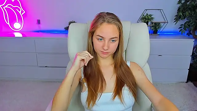 MilaAddams online show from 10-01-25, 05:46