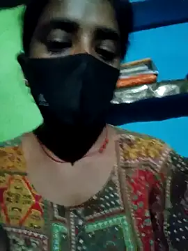 Snapshot of Pari_queen_44 chatting on 09-17-25, 03:03 Pari queen 44 online show from 09-17-25, 03:03