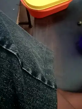 Snapshot of Pari_queen_44 chatting on 09-24-25, 08:06 Pari queen 44 online show from 09-24-25, 08:06