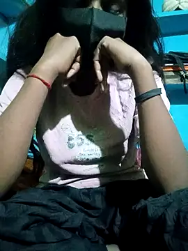 Snapshot of Pari_queen_44 chatting on 10-24-25, 04:47 Pari queen 44 online show from 10-24-25, 04:47