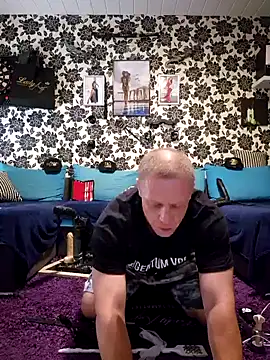 Snapshot of Sklave-Sille chatting on 09-10-25, 01:00 Sklave-Sille online show from 09-10-25, 01:00