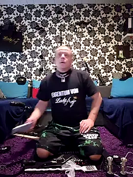 Snapshot of Sklave-Sille chatting on 09-11-25, 09:20 Sklave-Sille online show from 09-11-25, 09:20