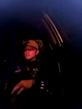 Snapshot of DebutingPathway chatting on 10-17-25, 07:22 DebutingPathway online show from 10-17-25, 07:22