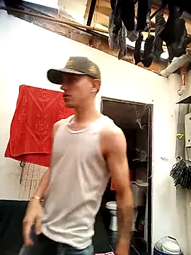 Snapshot of DebutingPathway chatting on 10-29-25, 01:46 DebutingPathway online show from 10-29-25, 01:46