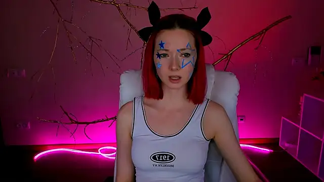 Snapshot of KimBoydd chatting on 11-28-25, 08:17 KimBoydd online show from 11-28-25, 08:17