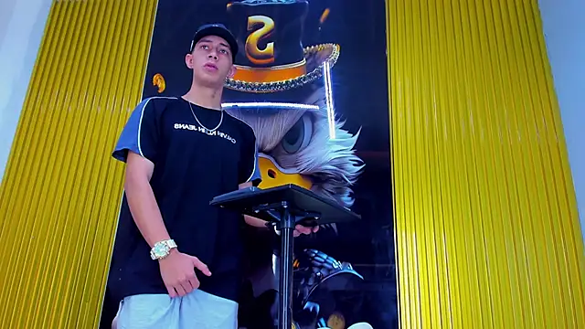 Dante Brown1  online show from 11-19-25, 08:42