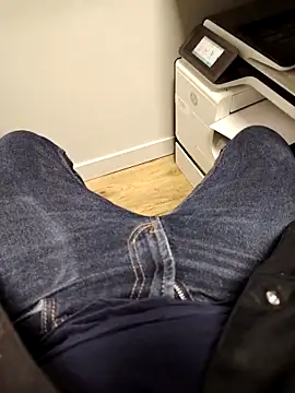 Alberto2840 online show from 10-30-25, 03:13