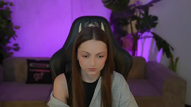 Snapshot of _Dasha_054 chatting on 11-16-25, 11:27 Dasha 054 online show from 11-16-25, 11:27