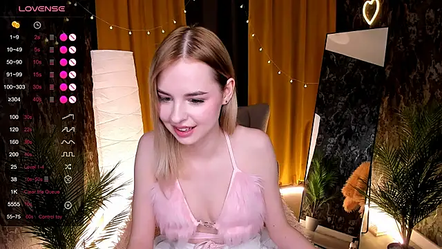 LillianShine online show from 04-25-26, 07:55