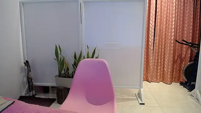 Manuela lara  online show from 11-05-25, 02:06