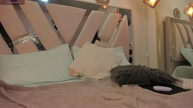 Snapshot of i_Carolinee chatting on 10-01-25, 12:11 i Carolinee online show from 10-01-25, 12:11