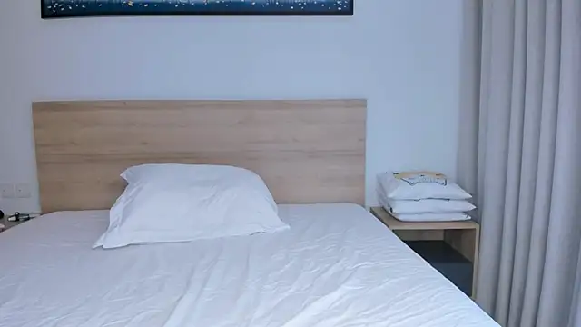 Snapshot of Bubblegumdream13 chatting on 01-11-26, 03:33 Bubblegumdream13 online show from 01-11-26, 03:33