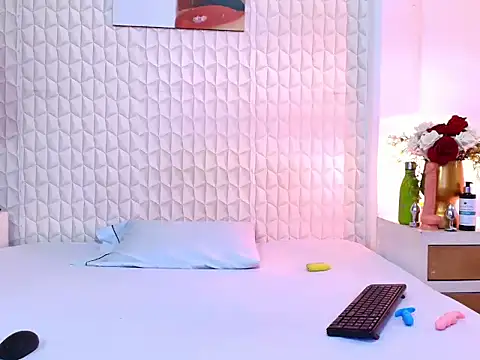 Snapshot of LuigiMarchetti chatting on 11-05-25, 07:58 LuigiMarchetti online show from 11-05-25, 07:58