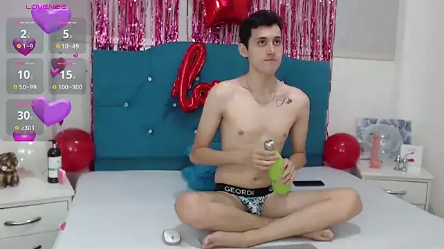 Snapshot of LuigiMarchetti chatting on 02-12-26, 08:04 LuigiMarchetti online show from 02-12-26, 08:04