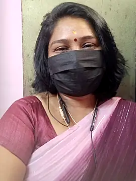 Snapshot of Tamil_Azhaghi25 chatting on 07-04-26, 04:40 Tamil Azhaghi25 online show from 07-04-26, 04:40