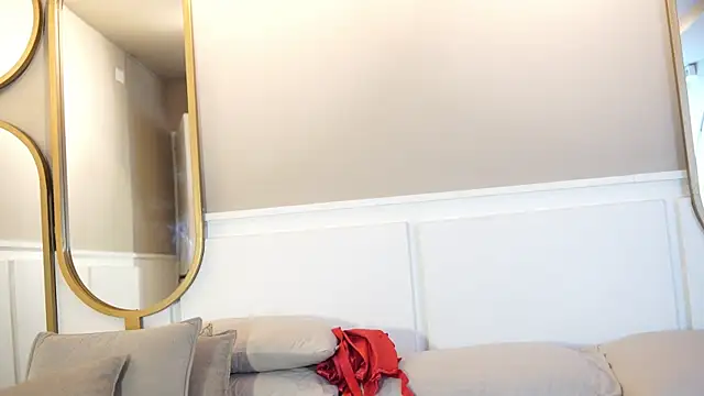 Tayler Kim online show from 10-07-25, 06:38