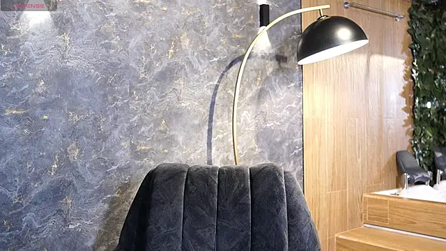 Tayler Kim online show from 10-25-25, 06:35