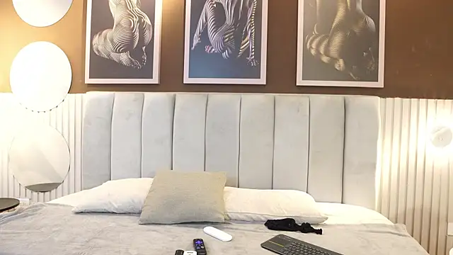 Tayler Kim online show from 12-16-25, 06:24