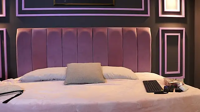 Tayler Kim online show from 01-18-26, 05:39