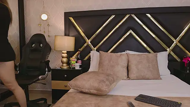 Snapshot of ZoeWilliis chatting on 11-26-25, 12:50 ZoeWilliis online show from 11-26-25, 12:50