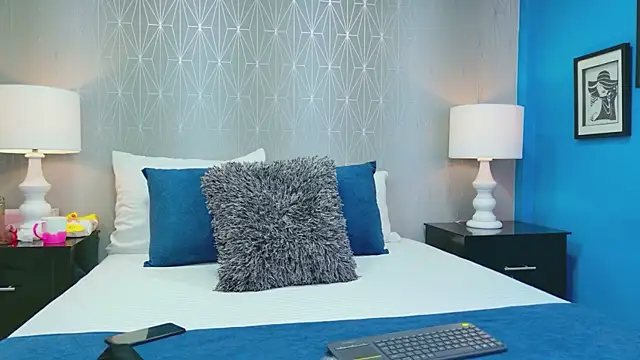 ZoeWilliis online show from 04-22-26, 12:50