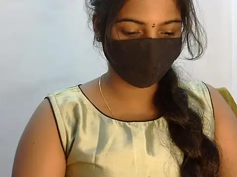 Hott Noor online show from 10-26-25, 02:56