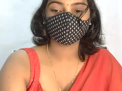 Hott Noor online show from 10-31-25, 11:33