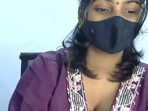 Hott Noor online show from 11-30-25, 02:21