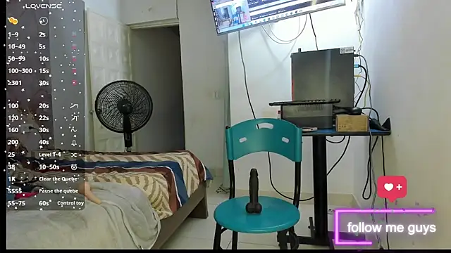 lunna noir online show from 11-22-25, 07:46