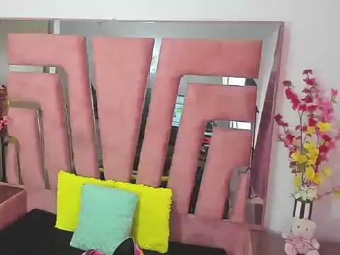 MaraKarly online show from 11-09-25, 02:04