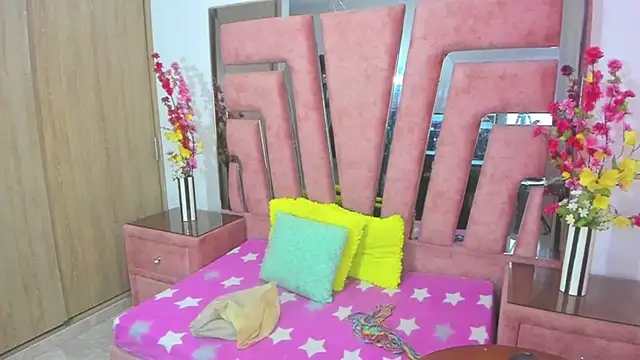 MaraKarly online show from 01-19-26, 01:15