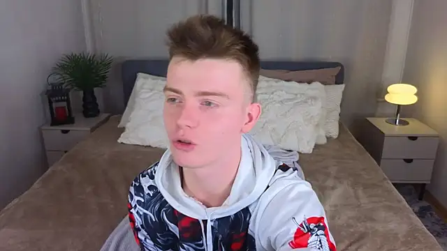 Snapshot of happy_de1mos chatting on 10-18-25, 10:10 happy de1mos online show from 10-18-25, 10:10