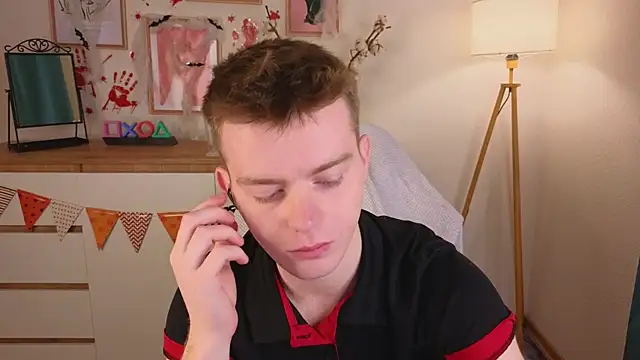 Snapshot of happy_de1mos chatting on 10-27-25, 09:41 happy de1mos online show from 10-27-25, 09:41