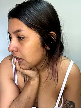 Snapshot of _Chloe_Smith chatting on 10-11-25, 04:49 Chloe Smith online show from 10-11-25, 04:49