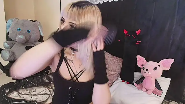 IvyBelle  online show from 06-19-26, 11:36