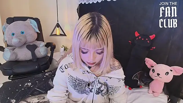 IvyBelle  online show from 06-24-26, 11:31