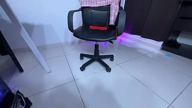 Snapshot of regina_mills_milk chatting on 01-15-26, 11:37 regina mills milk online show from 01-15-26, 11:37