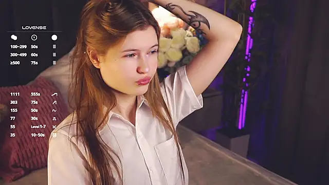 LynHillaire online show from 04-29-26, 12:42