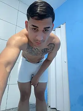 Snapshot of condenovin chatting on 09-15-25, 01:05 condenovin online show from 09-15-25, 01:05