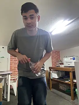 Snapshot of condenovin chatting on 10-08-25, 04:15 condenovin online show from 10-08-25, 04:15