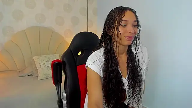 Snapshot of HELEN_DAVIS3 chatting on 10-03-25, 12:57 HELEN DAVIS3 online show from 10-03-25, 12:57