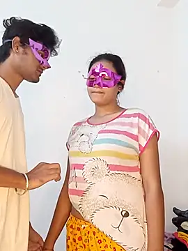 Snapshot of new_coupleee chatting on 11-01-25, 12:29 new coupleee online show from 11-01-25, 12:29