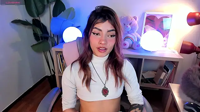 Snapshot of Mystic_blue chatting on 03-12-26, 01:39 Mystic blue online show from 03-12-26, 01:39